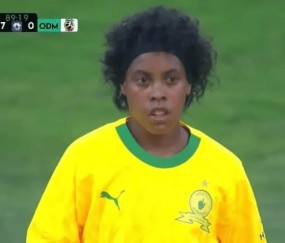 马梅洛迪日落女足球员走红网络，长相酷似罗纳尔迪尼奥